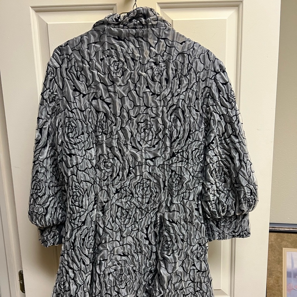 Chic Gray Patterned Jacket - image 2